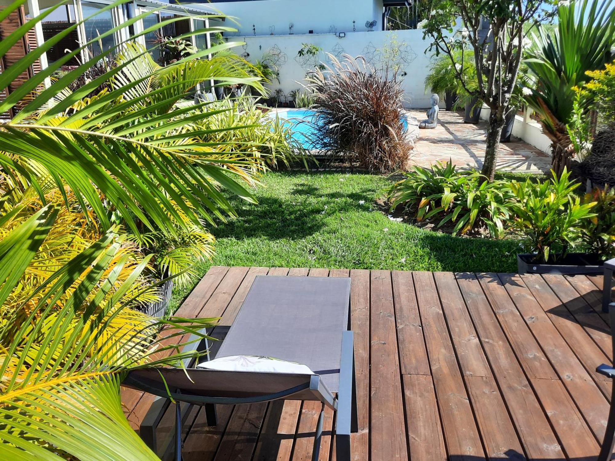 Joli Appartement, Piscine, Jacuzzi Sainte-Suzanne المظهر الخارجي الصورة